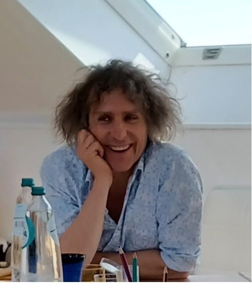 Portrait de Raphaël Dugailliez, souriant